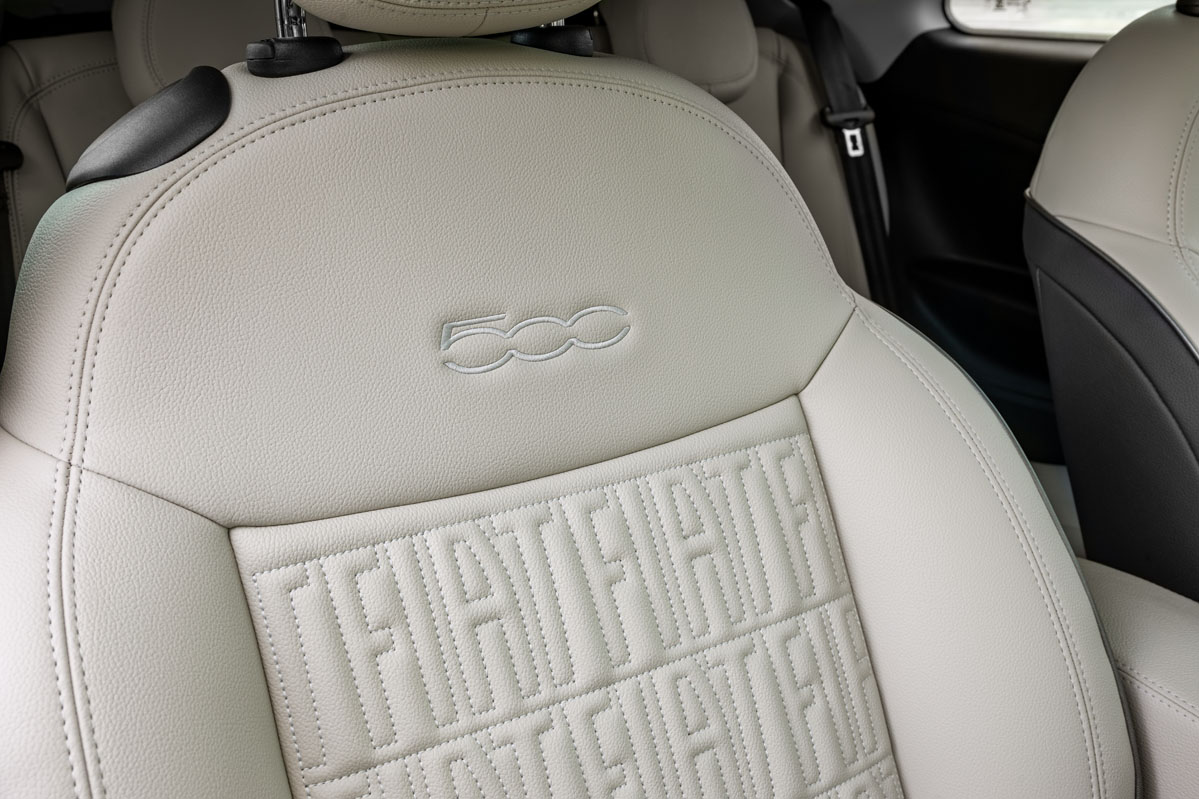 tapizados de los asientos del Fiat 500e 2020 La Prima