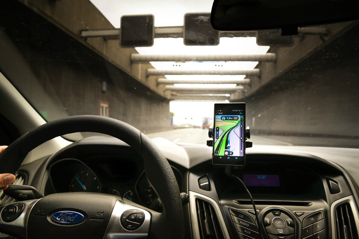 Móvil en el coche