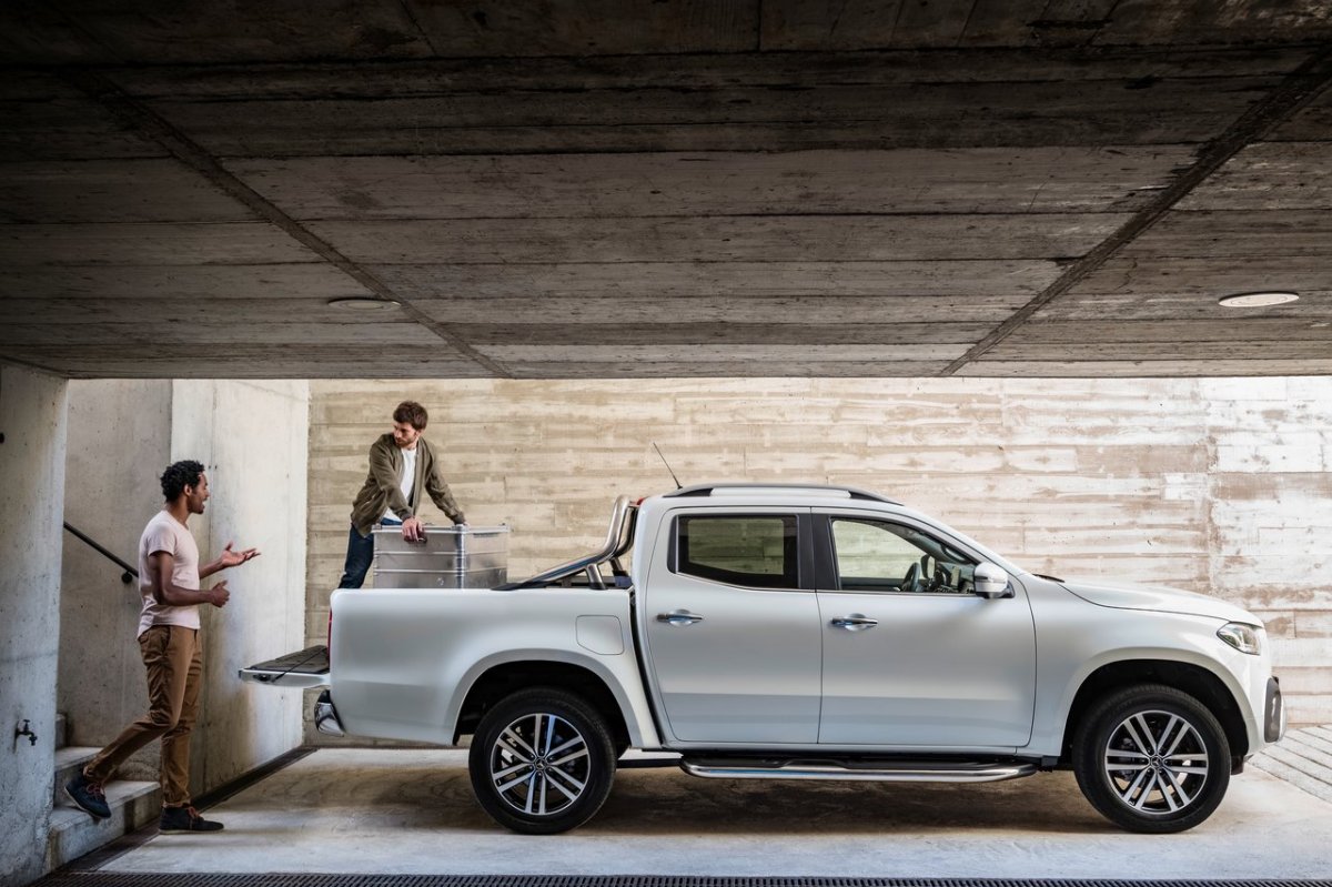 historia 125 Mercedes Clase X achatarrarse