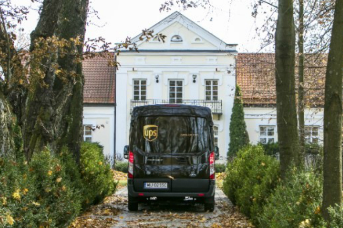 Furgoneta de UPS