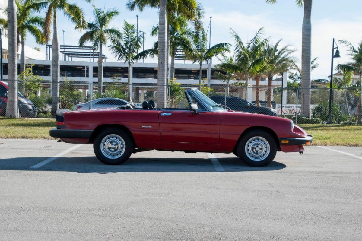 Alfa Romeo Spider Lady Gaga Eddie Irvine