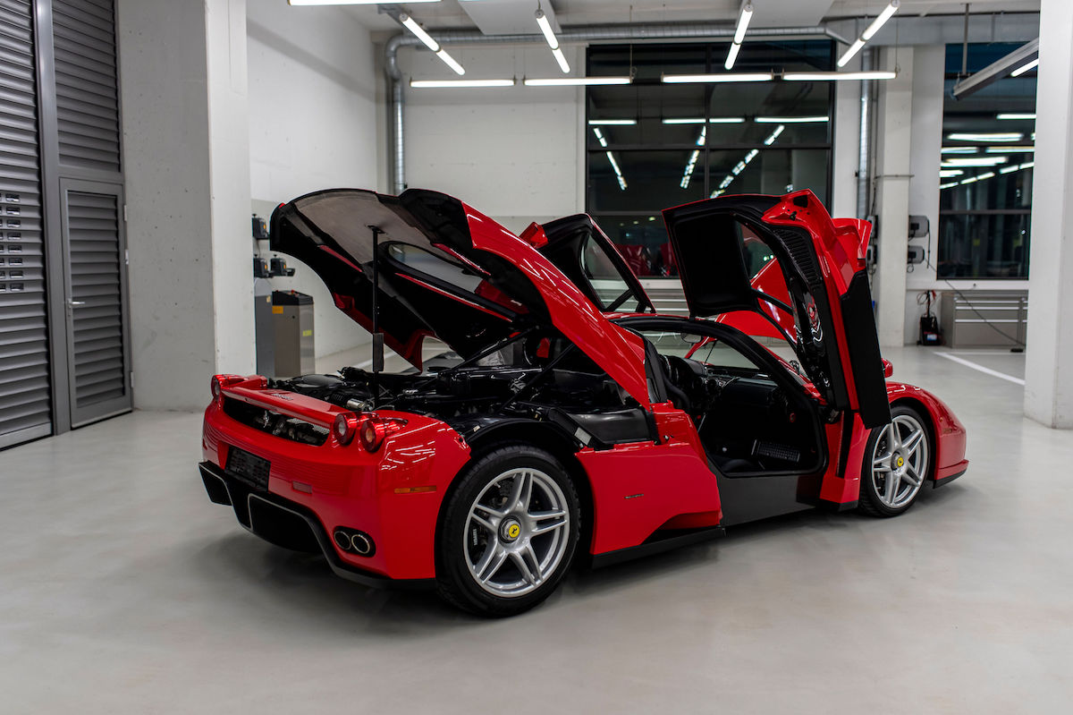 Ferrari Enzo Sebastian Vettel venta 3/4 trasera
