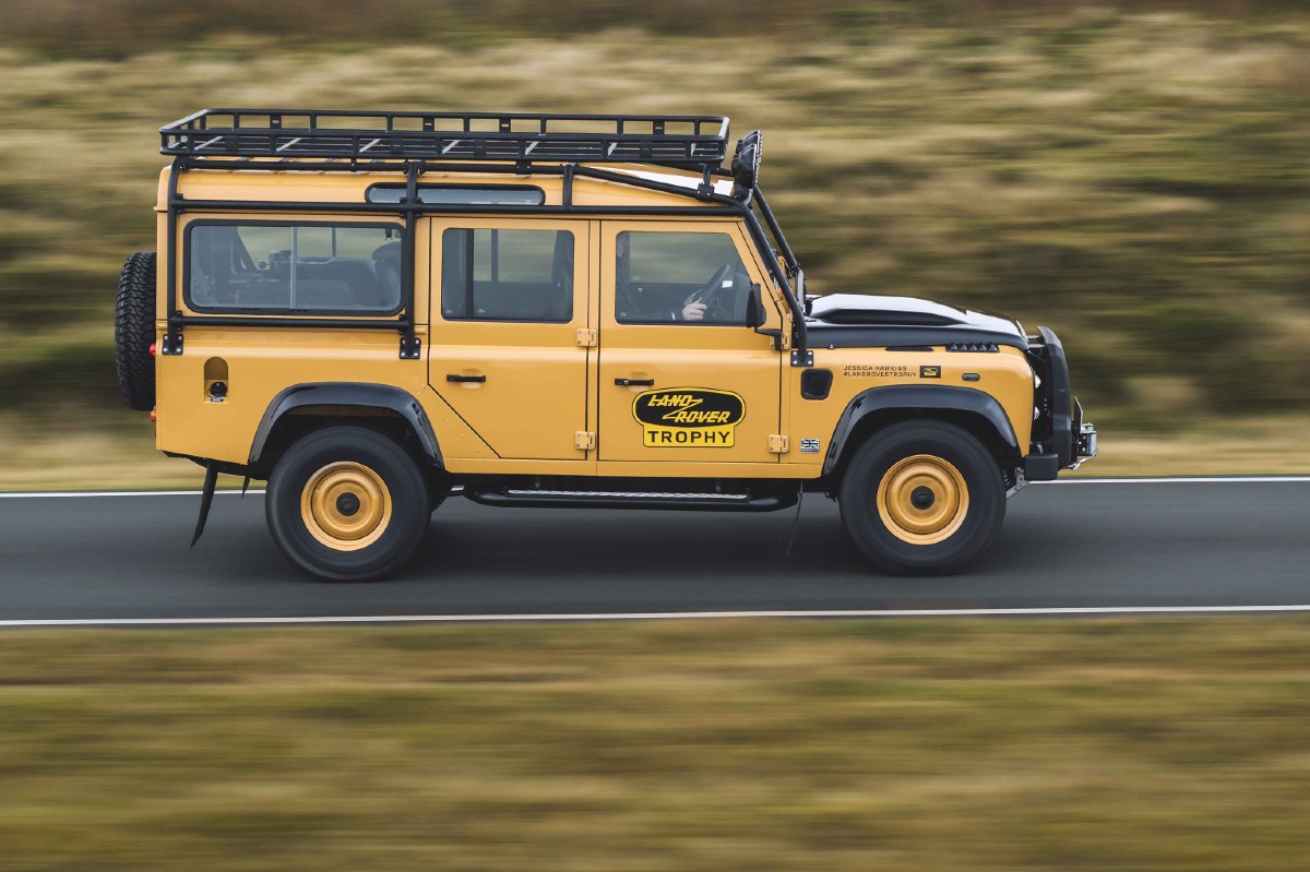 Land Rover Defender Works V8 Trophy lateral