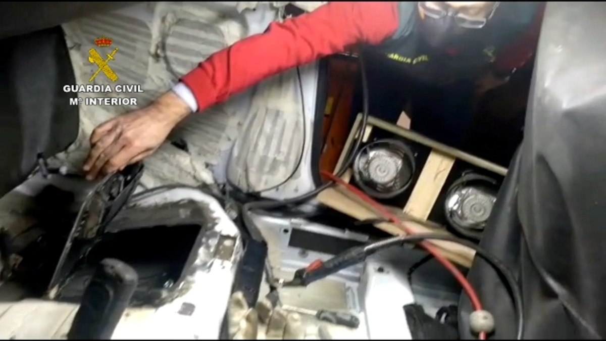 Guardia Civil taller clandestino doble fondos Ávila