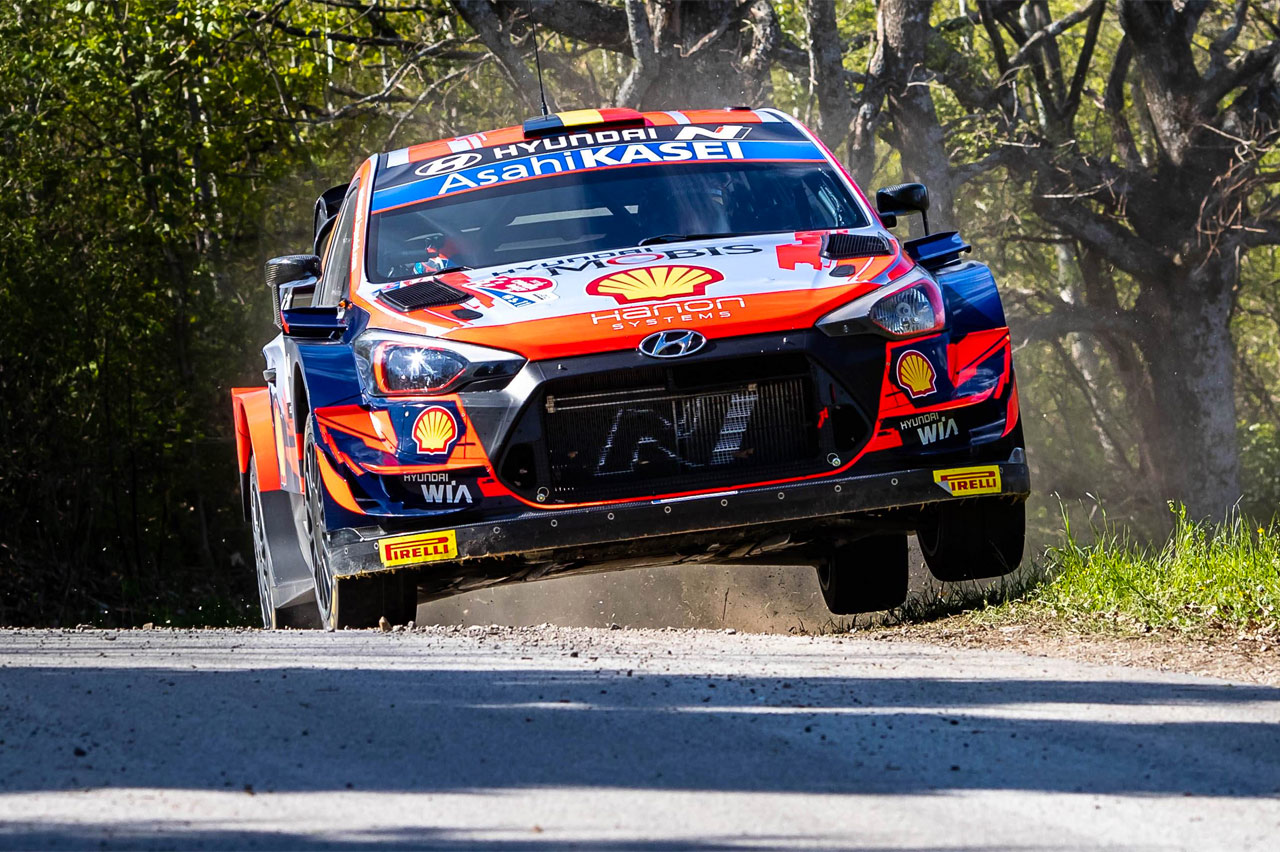 Neuville saltando en el Rallye de Croacia 2021
