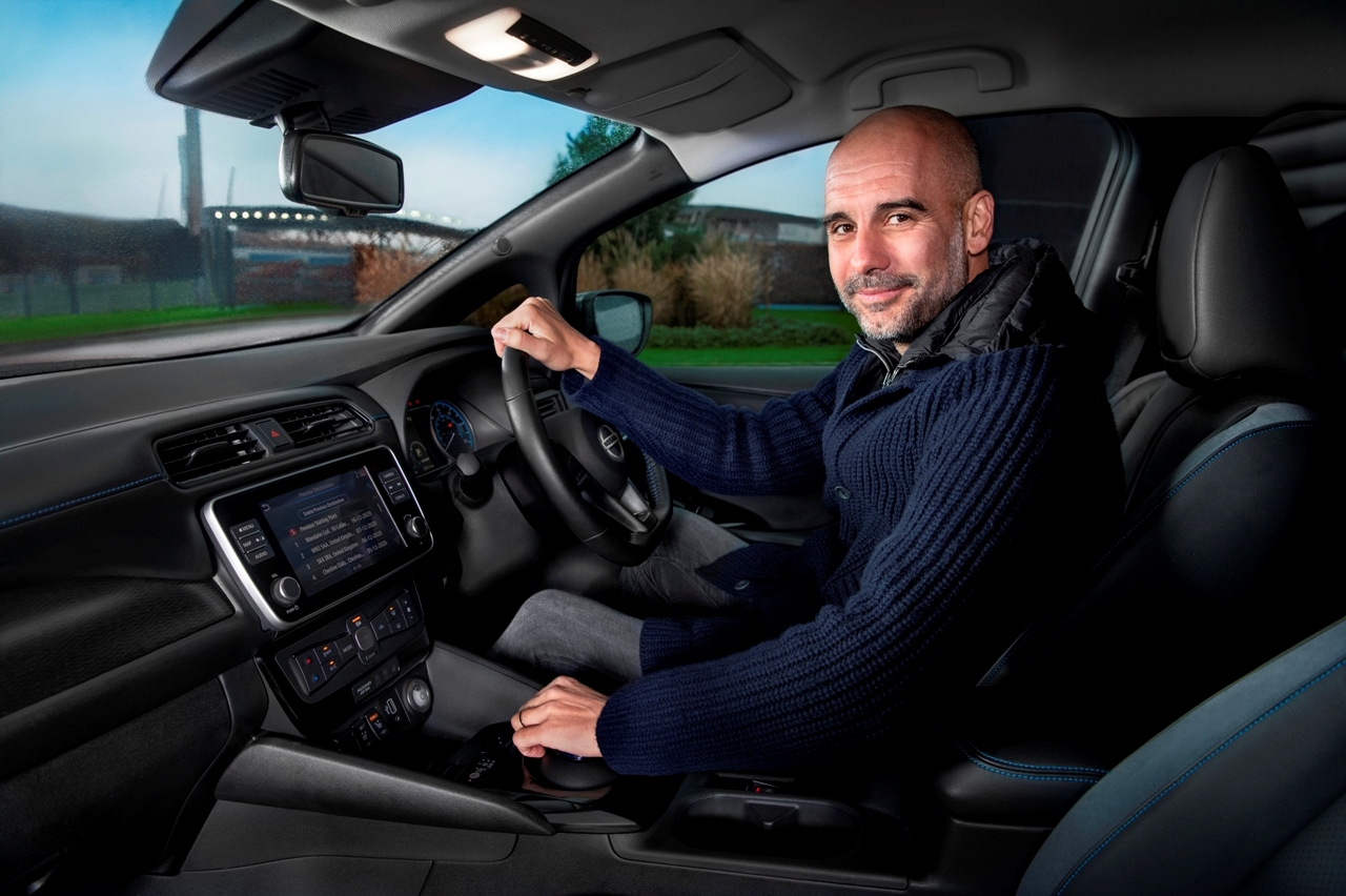 Pep Guardiola conduce coches electricos