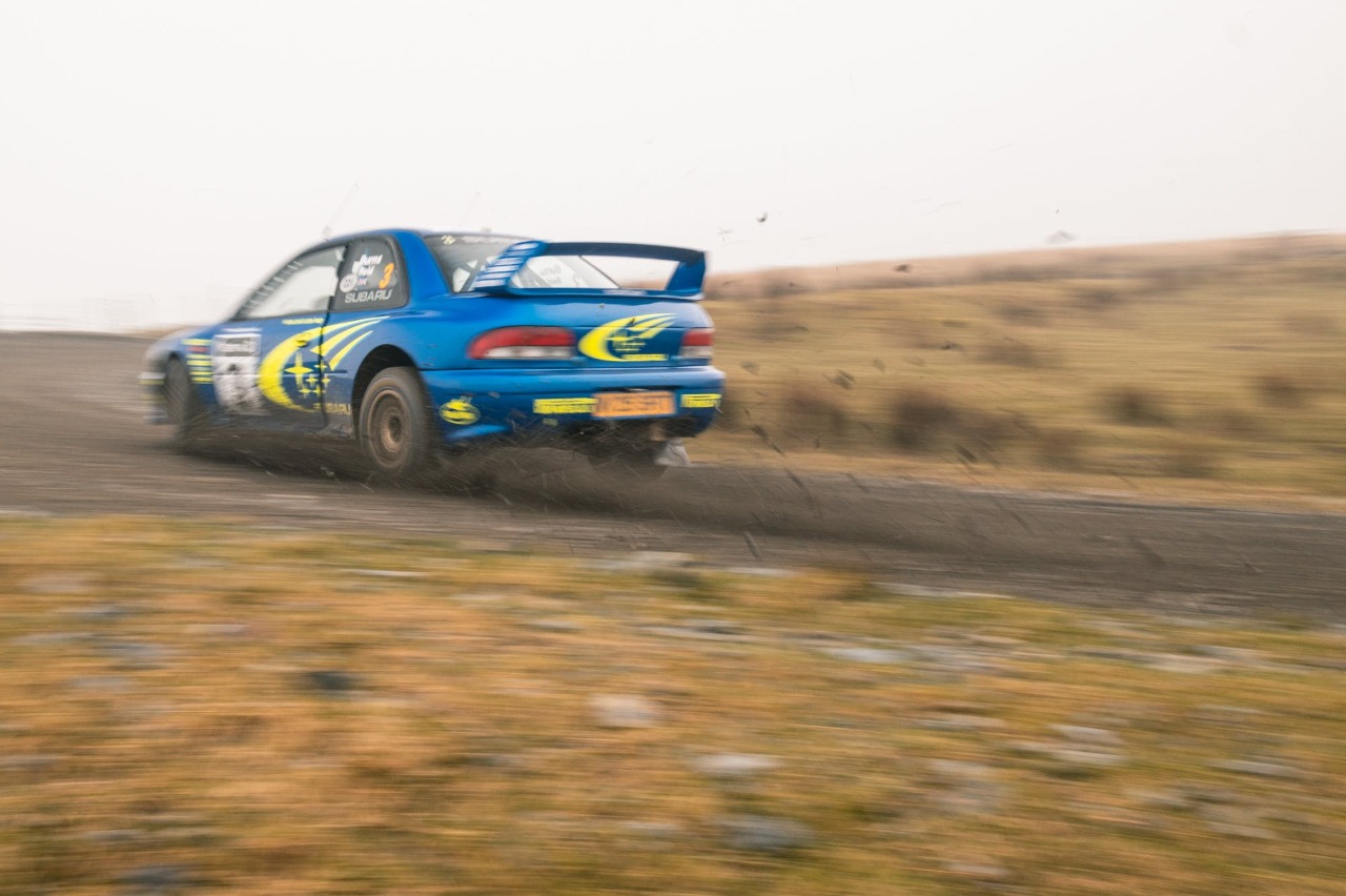 Subaru Impreza WRC de Richard Burns curva