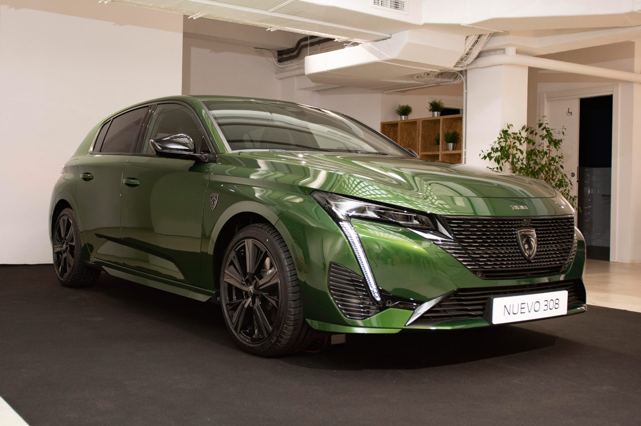 tres cuartos delantera Peugeot 308 2021
