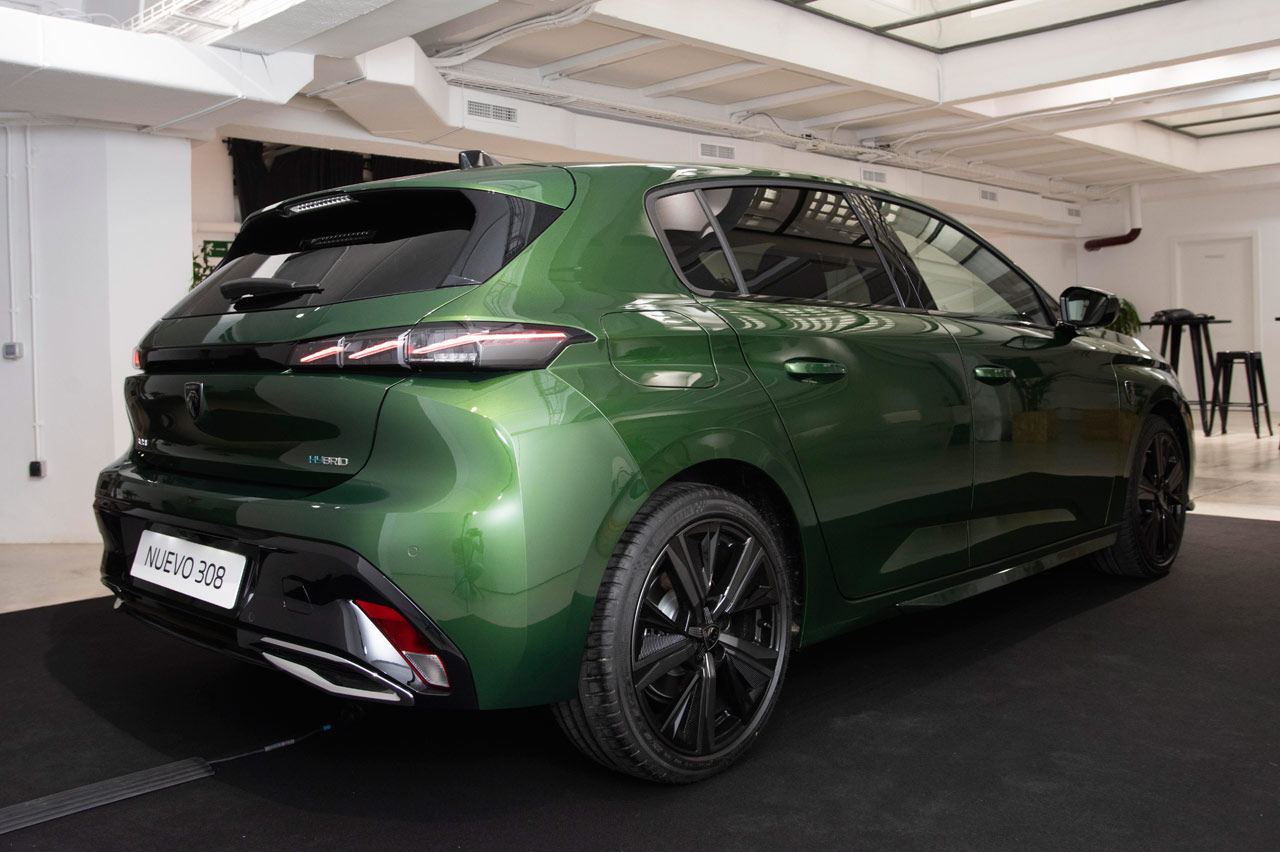 Tres cuartos trasero Peugeot 308 2021