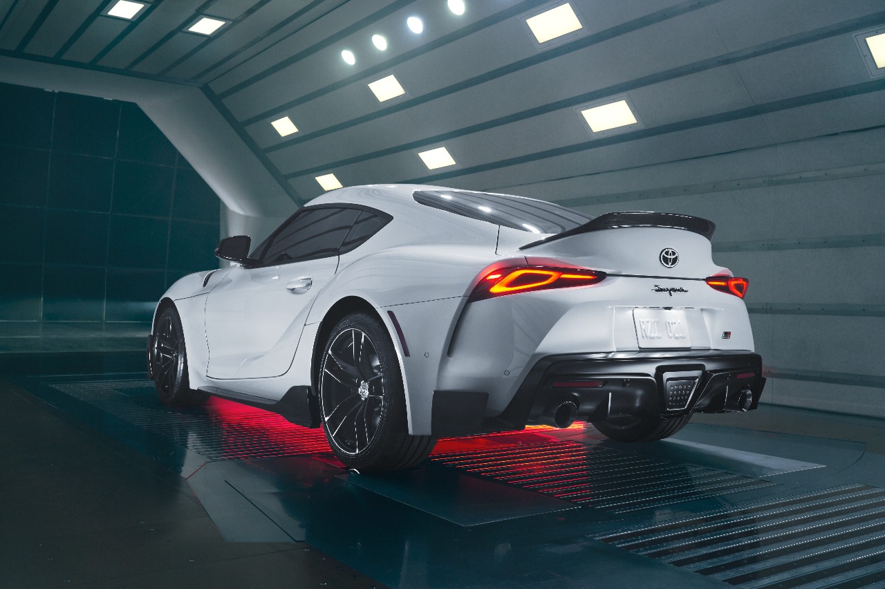 Toyota gr Supra A91-CF tres cuartos