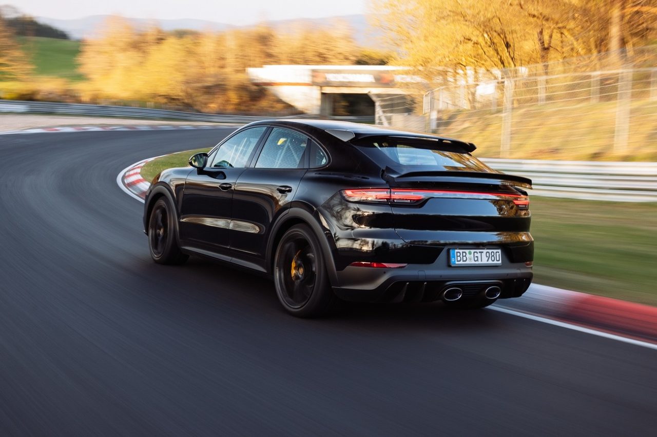 Porsche Cayenne 2022 récord Nürburgring