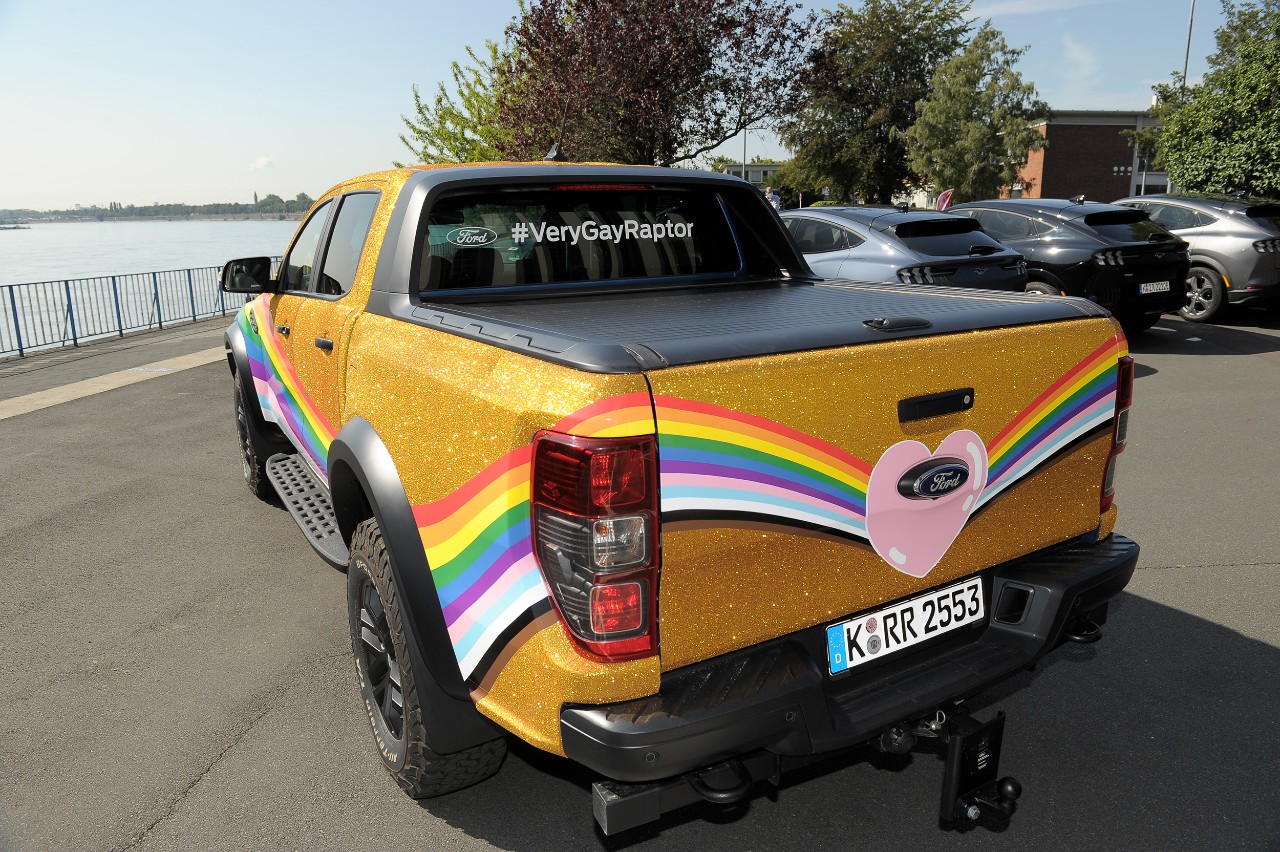 Ford Raptor 'Very Gay'