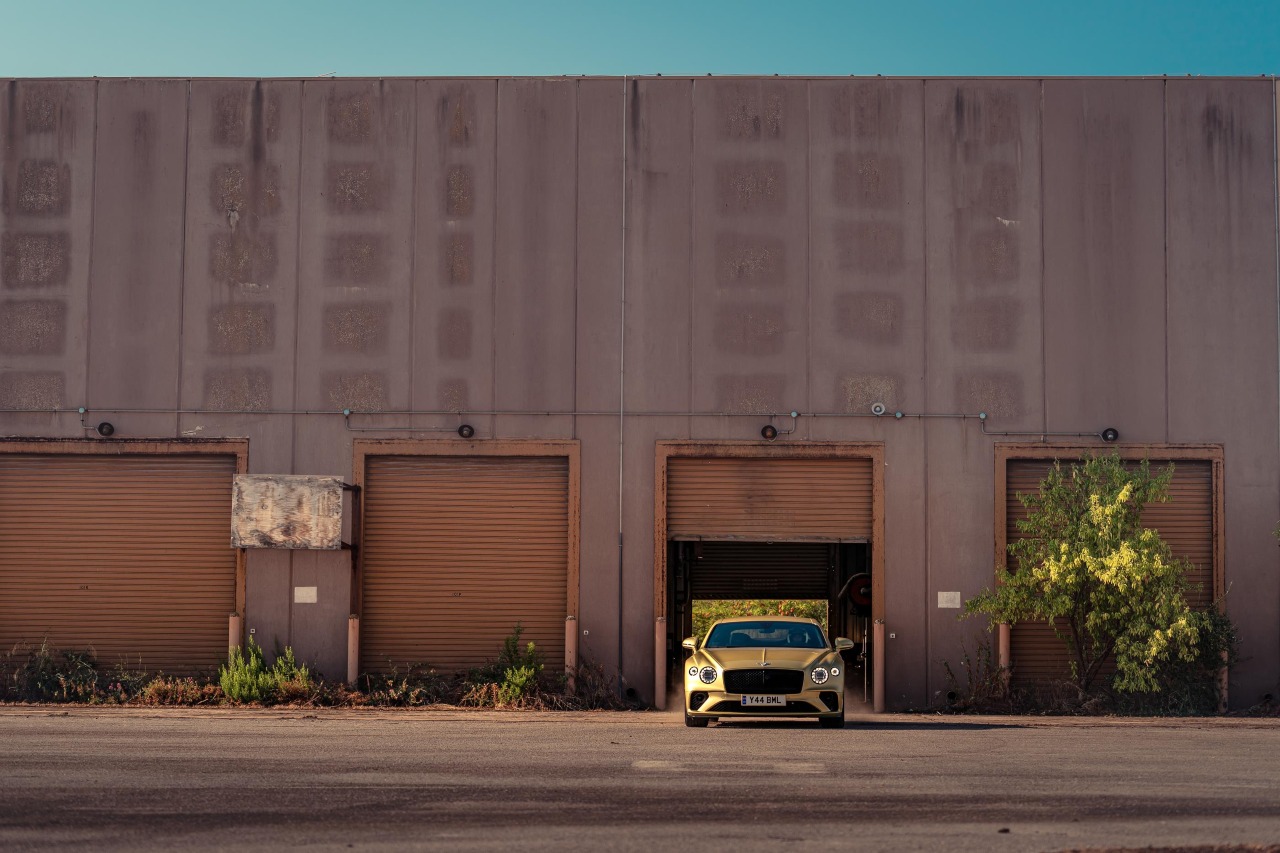 Bentley convierte una base militar abandonada 1