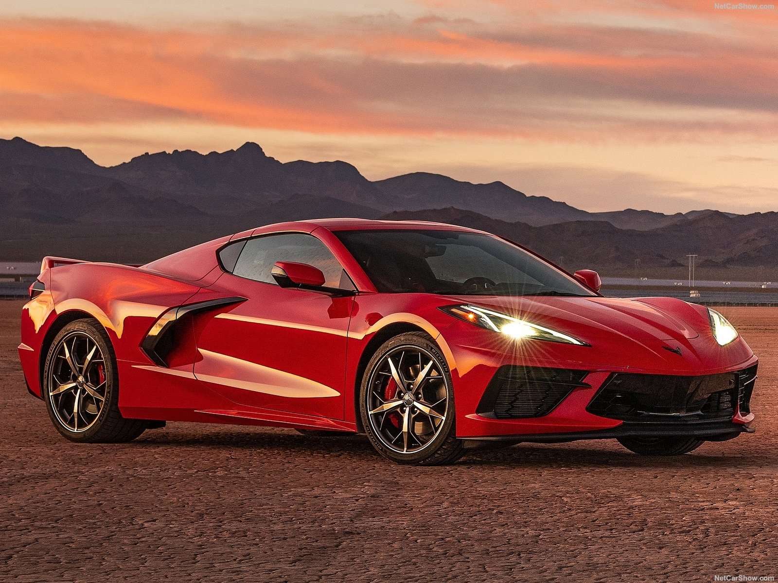 Chevrolet Corvette C8 aplastado