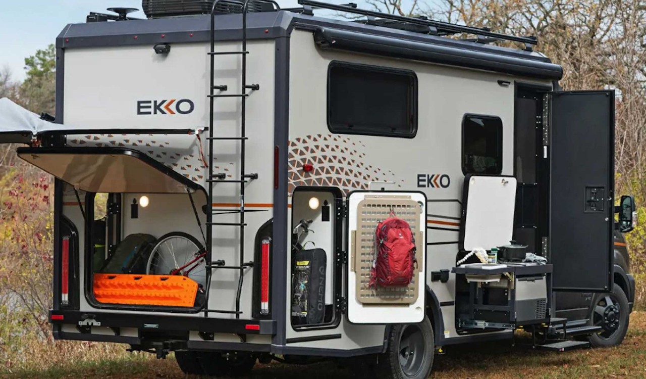Winnebago Ekko Pop Top