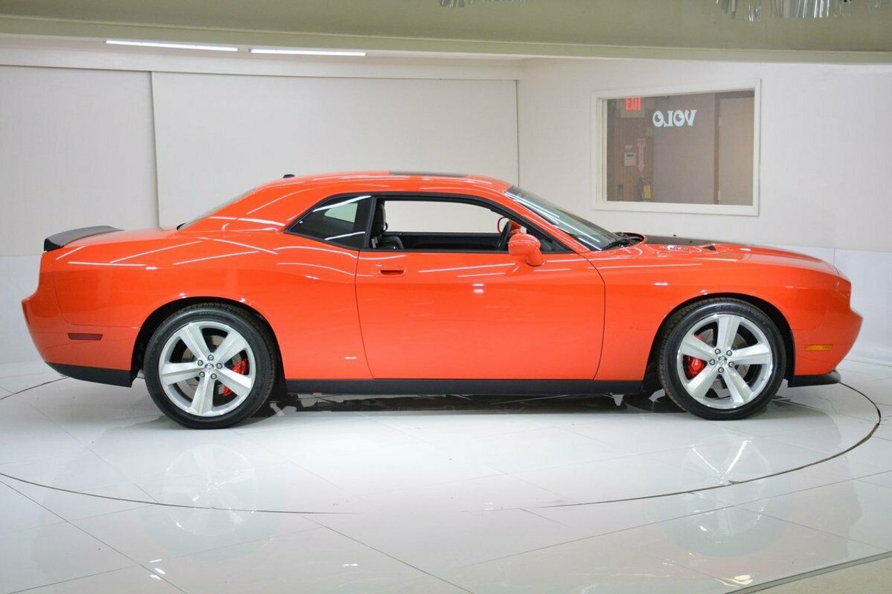 Dodge Challenger SRT8