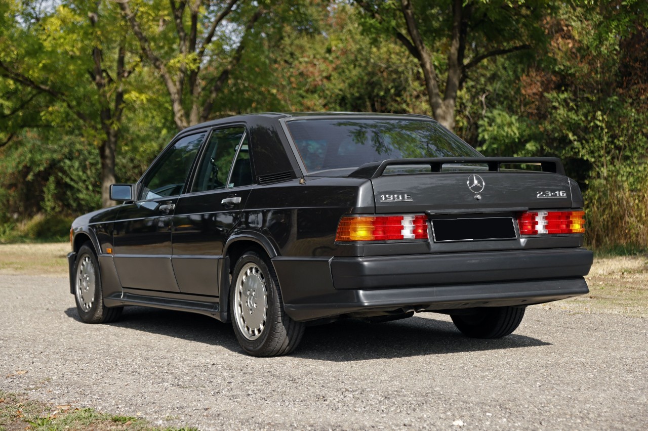 Mercedes-Benz 190 E 2.3-16
