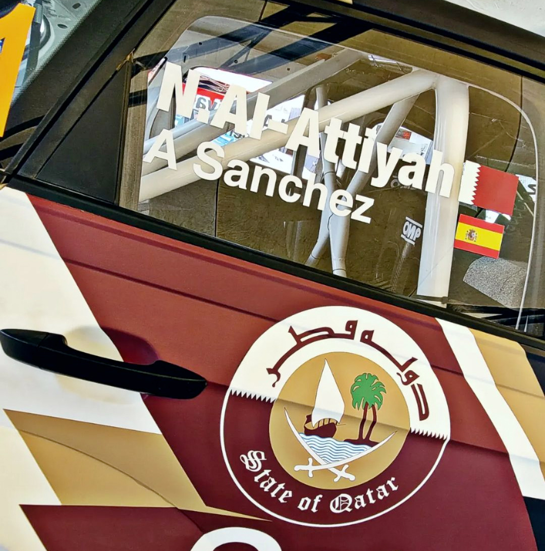 Nombre de Alba Sánchez en el Volkswagen Polo R5 de Nasser Al-attiyah