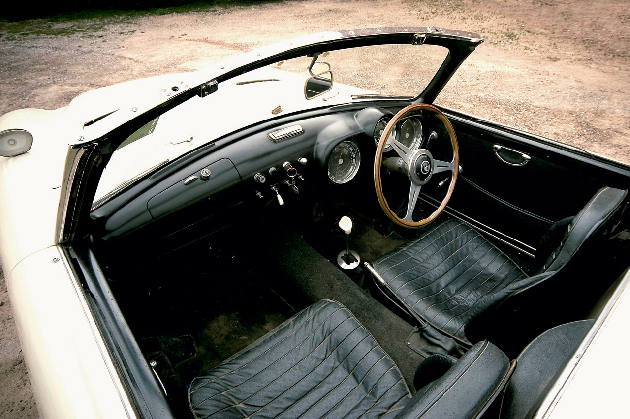 interior del Pegaso Z-102 Touring Serra