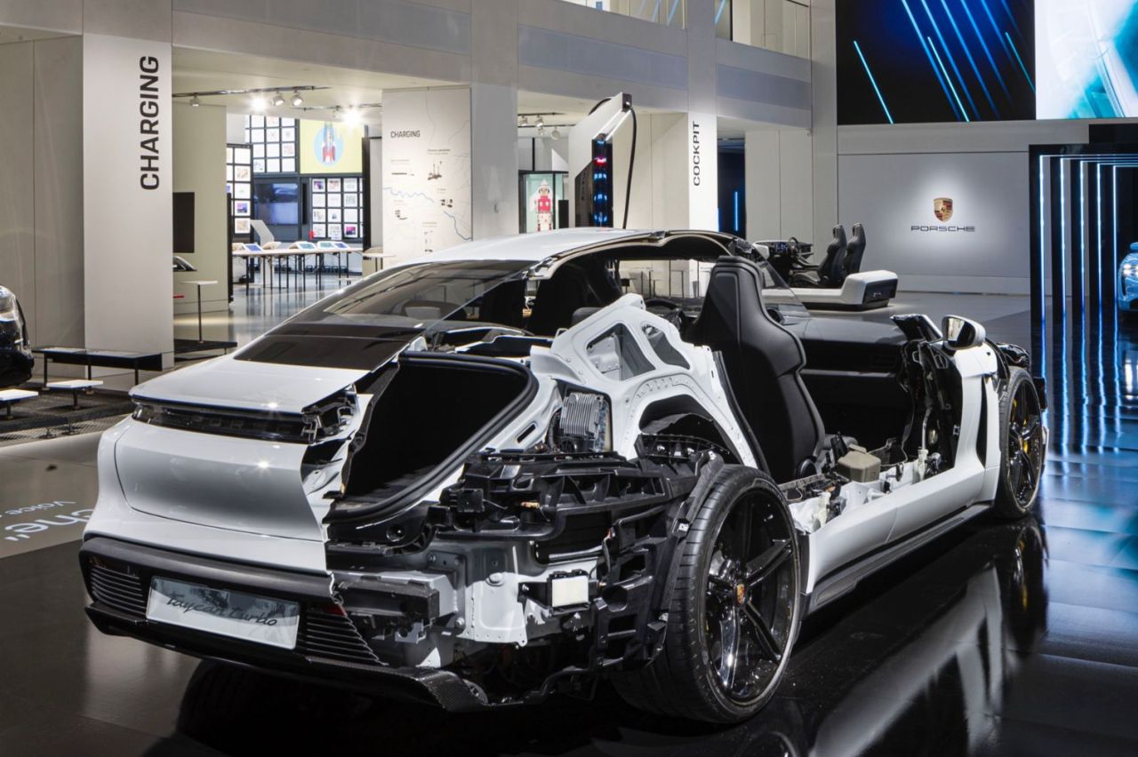 porsche taycan debajo carroceria