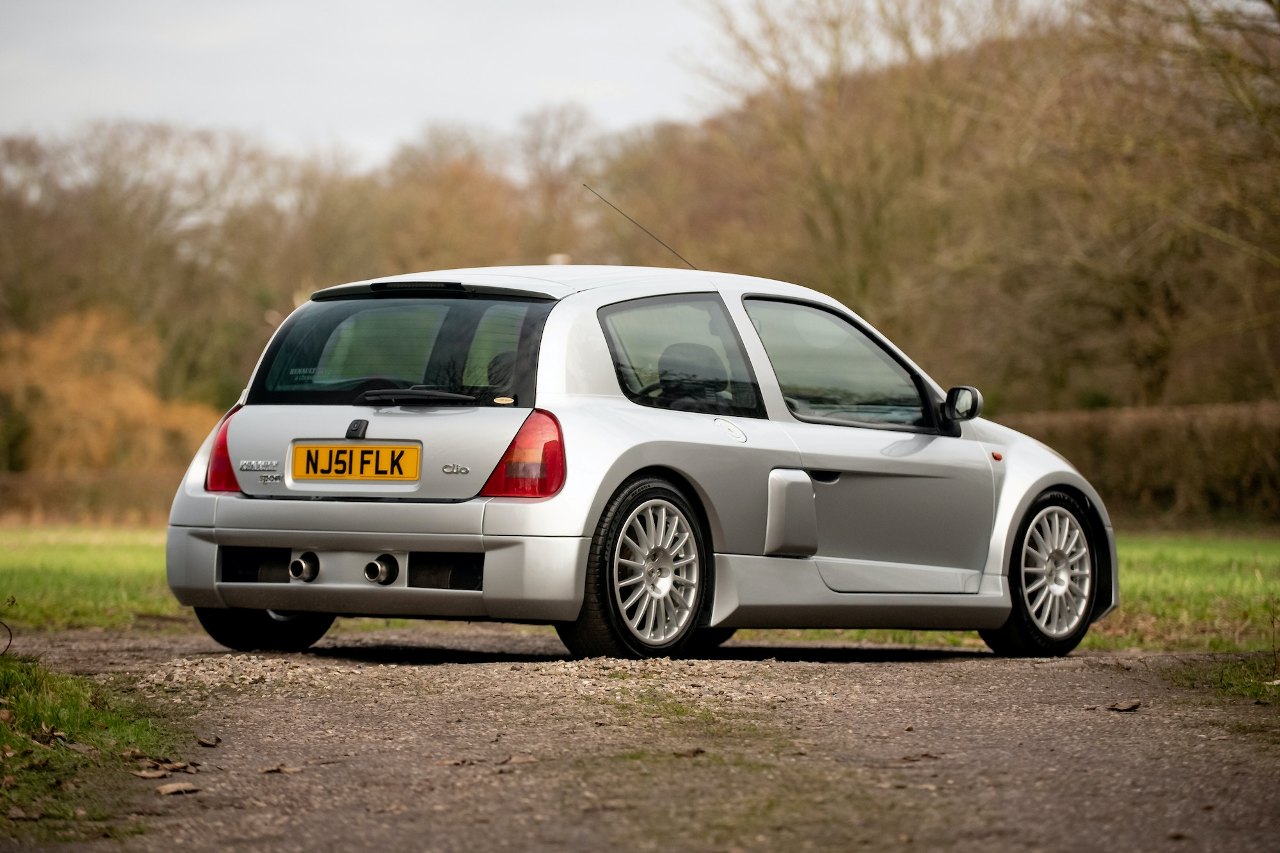 subasta renault clio v6 fase 1 2001