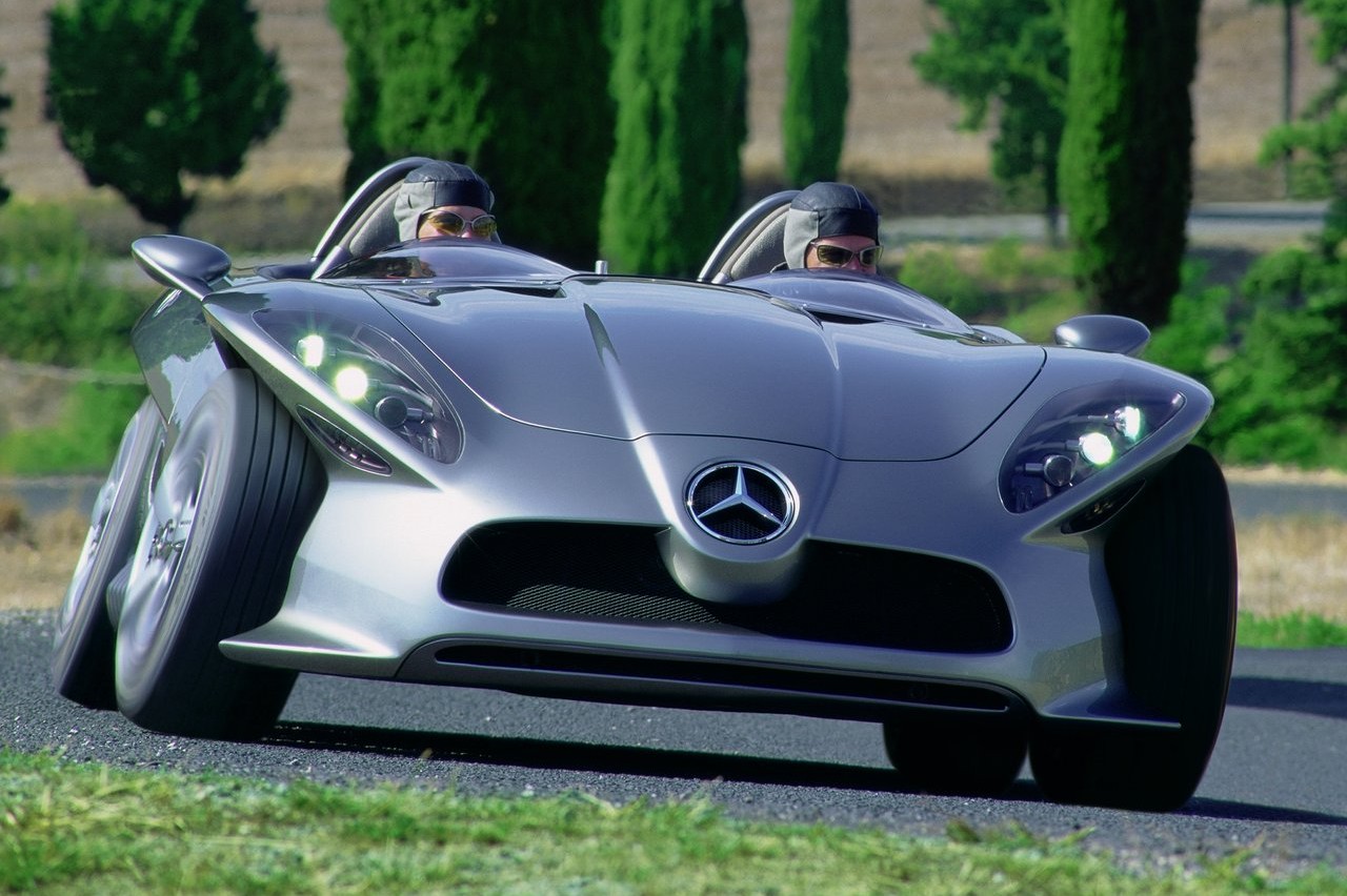 Mercedes-Benz F 400 Carving