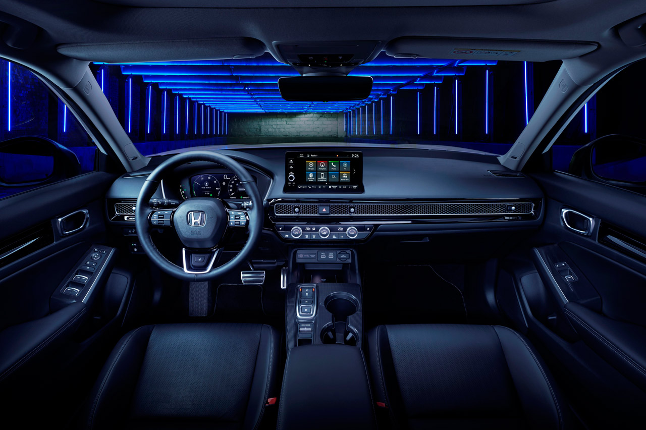 interior del Honda Civic e:HEV europa