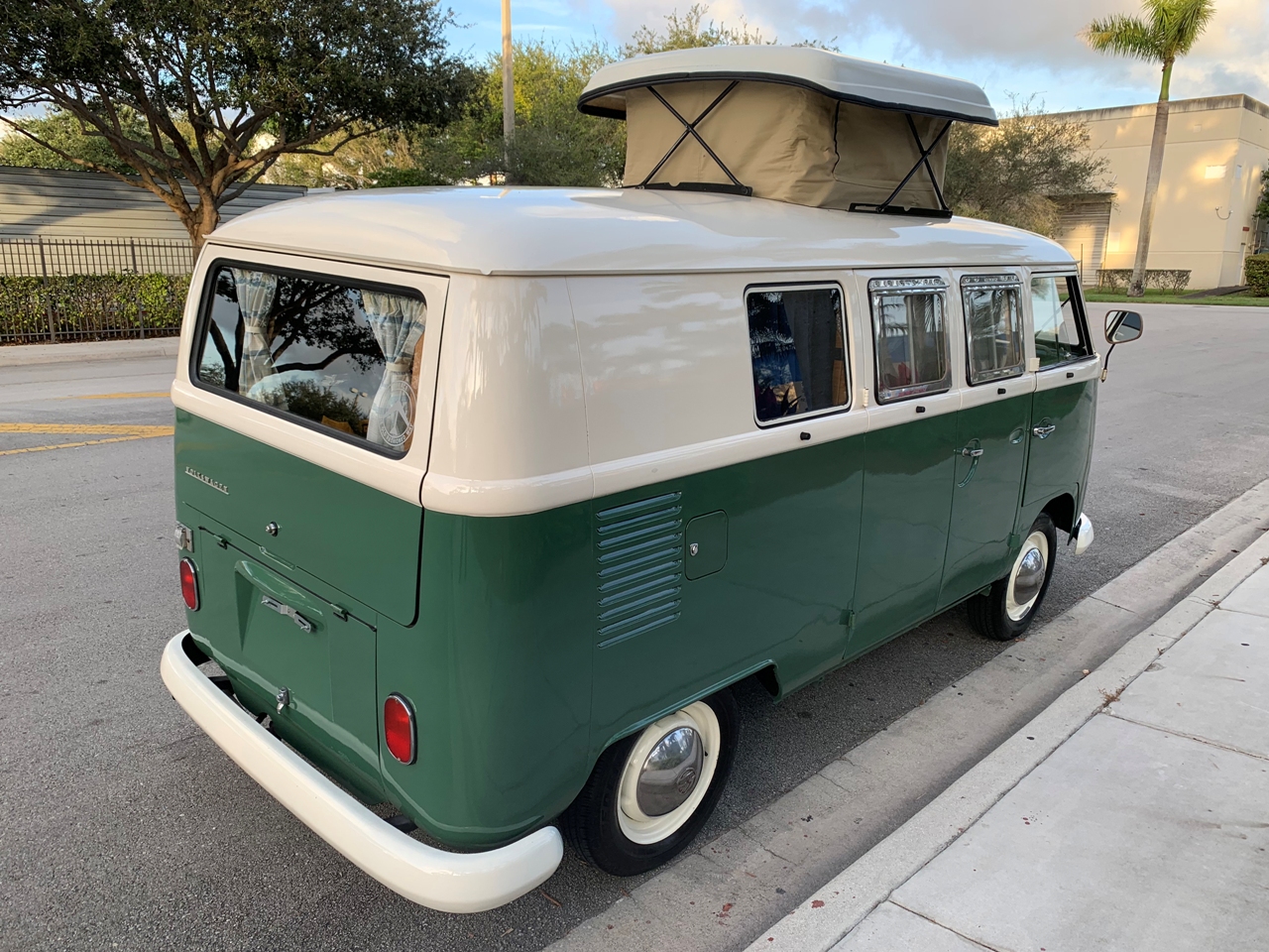 subasta Volkswagen Type II Transporter Westfalia 1966