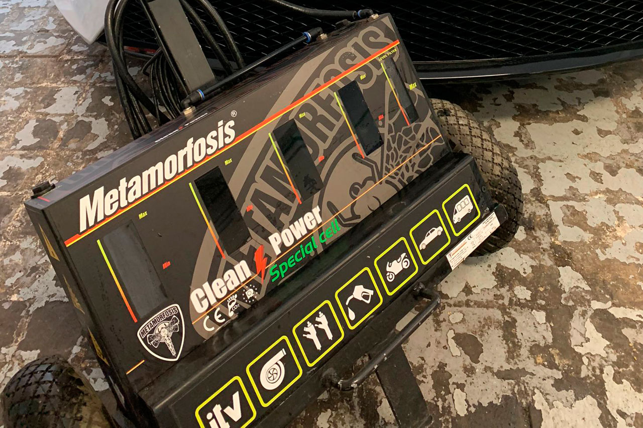 Máquina descarbonizadora