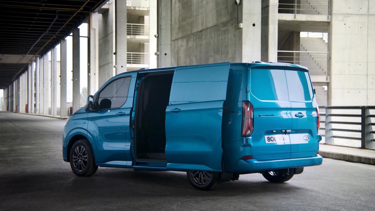 Ford e-Transit Custom 2023