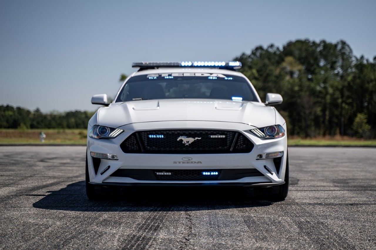 Steela Ford Mustang policía