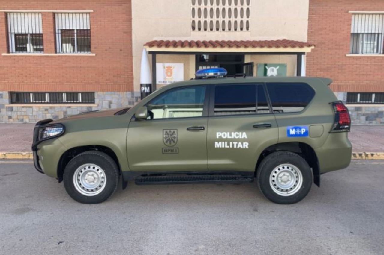 toyota land cruiser policia militar