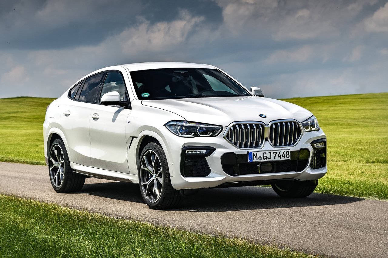 hijo 10 años ben affleck golpea bmw x6 lamborghini urus alquiler