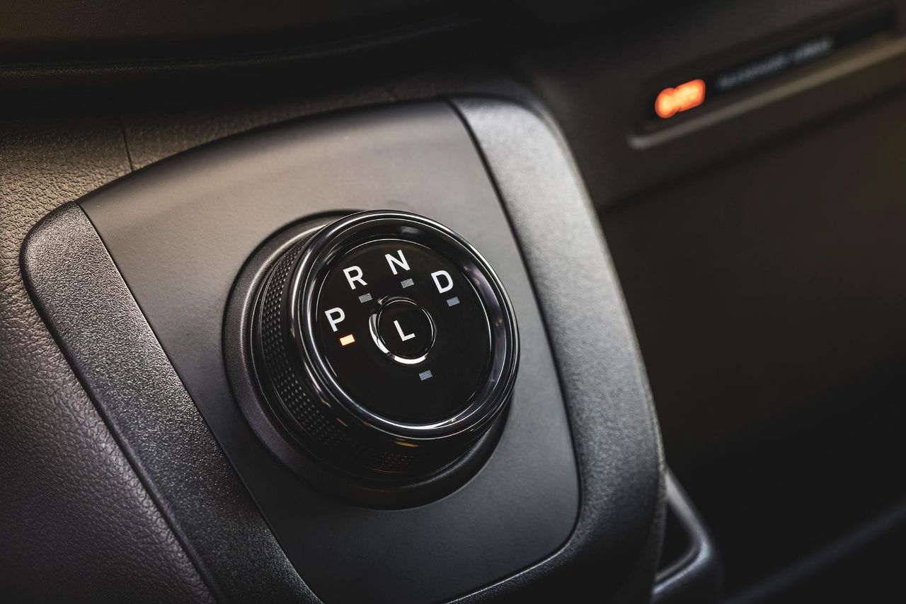 Prueba Ford e-Transit 2022 cambio automatico