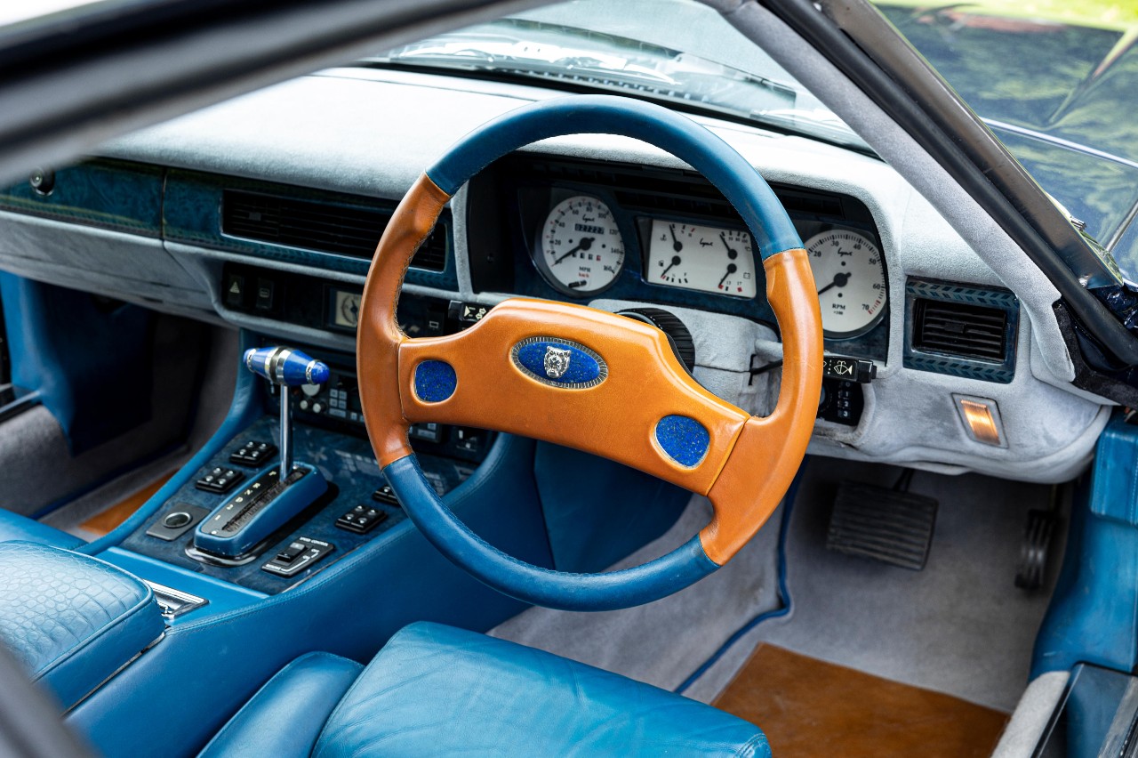 subasta Jaguar XJS Gucci