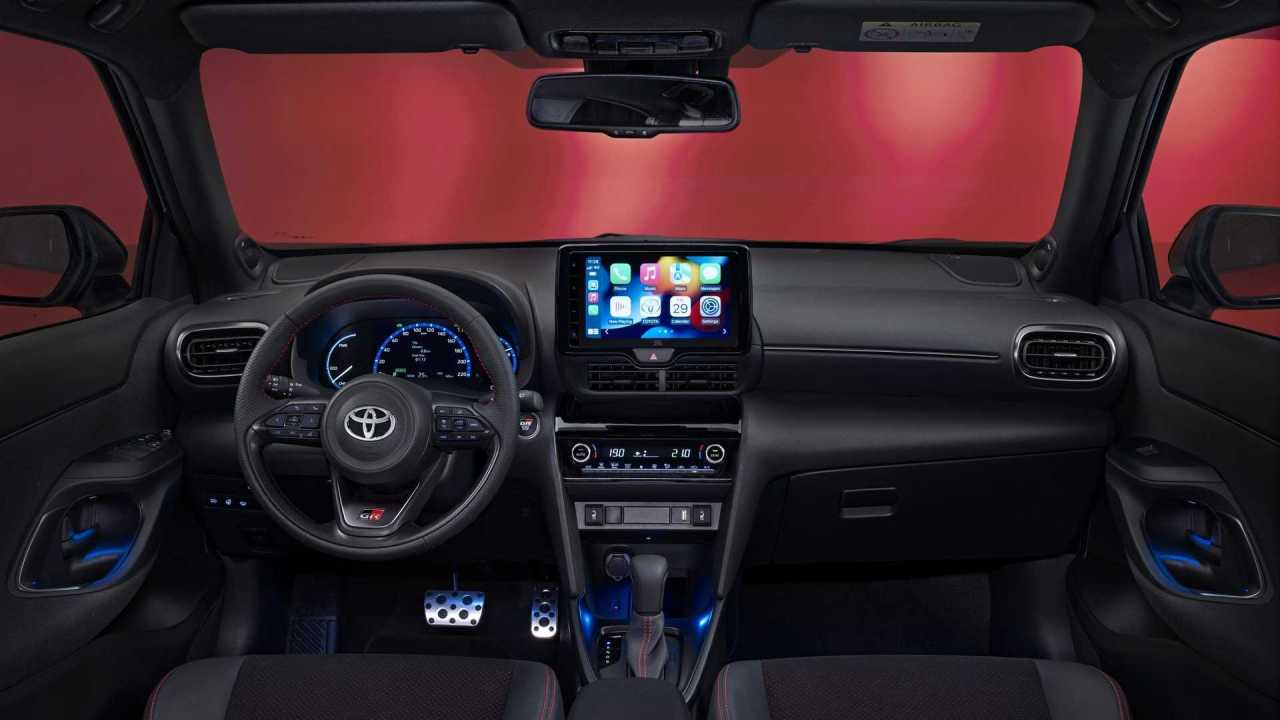 toyota yaris cross gr sport