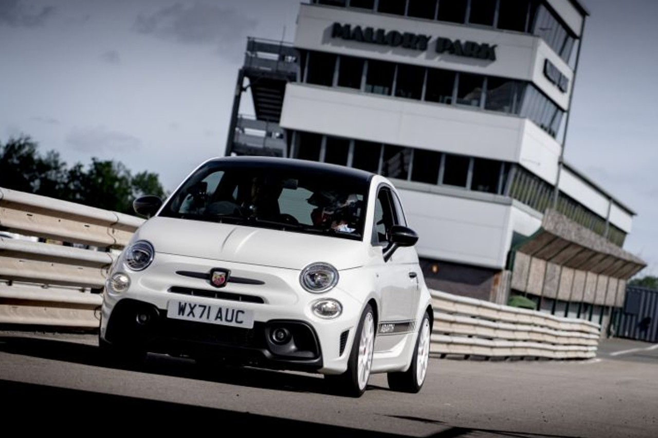 Conducir en circuito mejora el estado de ánimo Abarth