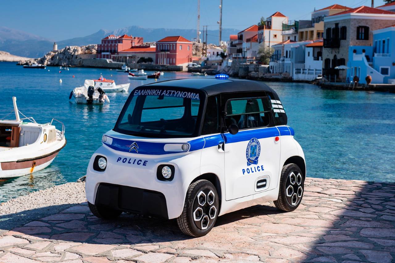 coches policia lentos mundo